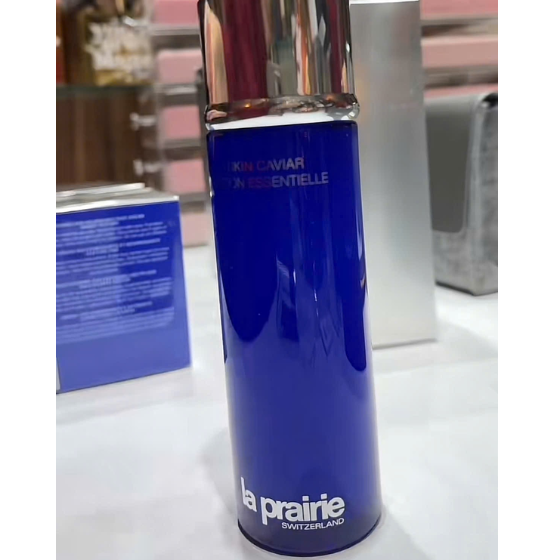 A Gift That Delivers More with LMCHING: The Versatile Appeal of La Prairie Skin Caviar Essence-In-Lotion